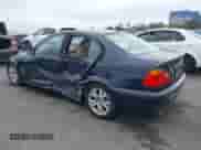2000 BMW 3 Series 323i с VIN WBAAM3335YFP68157, выставлен на аукционе IAAI как лот 42029364 с пробегом 105 078 миль миль и . История ставок и продаж доступна на DreamBid. Изображение 3.