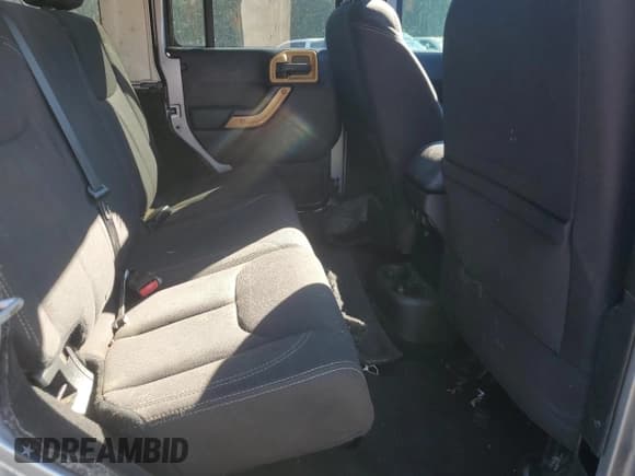 ✅ 2017 Jeep Wrangler Unlimited Sahara • VIN: 1C4BJWEG6HL530059 • Lot: 82025825. Listed on Copart with 90,786 mi. Free auction sales archive from the USA and detailed vehicle history report at DreamBid. Image 11.