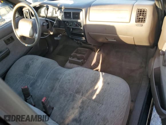 ✅ 1999 Toyota Tacoma • VIN: 4TANL42N0XZ478188 • Lot: 91181365. Wystawiony na Copart z przebiegiem 210 558 mil. Bezpłatny archiwum sprzedaży aukcyjnych z USA i szczegółowy raport historii pojazdu na DreamBid. Zdjęcie 8.