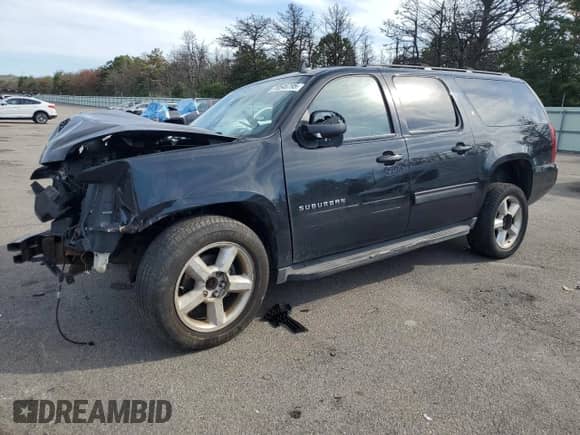 2010 Chevrolet Suburban LT z VIN 1GNUKJE31AR198192, wystawiony jako Copart lot #70546795 z przebiegiem 330 168 mil mil oraz Szkoda całkowita • Salvage title. Historia ofert i sprzedaży dostępna na DreamBid. Obrazek 1.