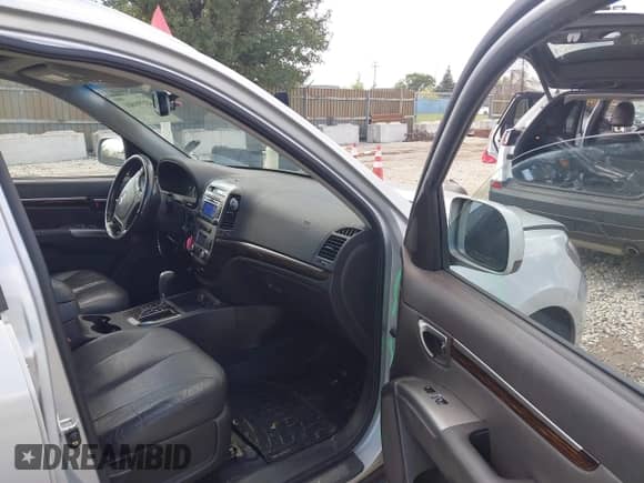 2010 Hyundai Santa Fe Limited with VIN 5NMSKDAG5AH388480, listed as a IAAI auction lot 43391801 with 109,365 mi miles and . Bid and sale history available at DreamBid. Image 5.