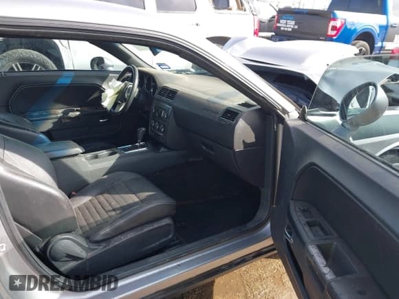 ✅ 2011 Dodge Challenger R/T • VIN: 2B3CJ5DT2BH561148 • Lot: 41582330. Wystawiony na IAAI z przebiegiem 133 896 mil. Bezpłatny archiwum sprzedaży aukcyjnych z USA i szczegółowy raport historii pojazdu na DreamBid. Zdjęcie 5.