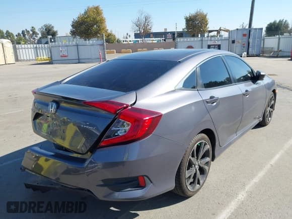 ✅ 2021 Honda Civic Sport • VIN: 19XFC2F88ME201796 • Lot: 43594107. Wystawiony na IAAI z przebiegiem 86 330 mil. Bezpłatny archiwum sprzedaży aukcyjnych z USA i szczegółowy raport historii pojazdu na DreamBid. Zdjęcie 4.