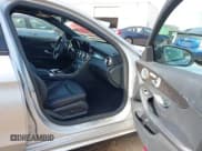✅ 2020 Mercedes-Benz C 300 • VIN: WDDWF8EB8LR525928 • Lot: 43356624. Wystawiony na IAAI z przebiegiem 60 529 mil. Bezpłatny archiwum sprzedaży aukcyjnych z USA i szczegółowy raport historii pojazdu na DreamBid. Zdjęcie 5.