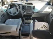 ✅ 2011 Toyota Sienna LE AAS • VIN: 5TDKK3DC9BS083274 • Lot: 53643185. Wystawiony na Copart z przebiegiem Nie podano. Bezpłatny archiwum sprzedaży aukcyjnych z USA i szczegółowy raport historii pojazdu na DreamBid. Zdjęcie 8.