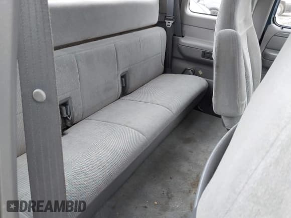 ✅ 1994 Ford F-150 • VIN: 1FTEX15H0RKA30820 • Lot: 43760007. Wystawiony na IAAI z przebiegiem 148 784 mil. Bezpłatny archiwum sprzedaży aukcyjnych z USA i szczegółowy raport historii pojazdu na DreamBid. Zdjęcie 8.