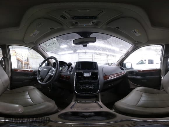 ✅ 2016 Chrysler Town & Country Touring L Anniversary Edition • VIN: 2C4RC1CG6GR207103 • Lot: 43376129. Listed on IAAI with 186,385 mi. Free auction sales archive from the USA and detailed vehicle history report at DreamBid. Image 19.