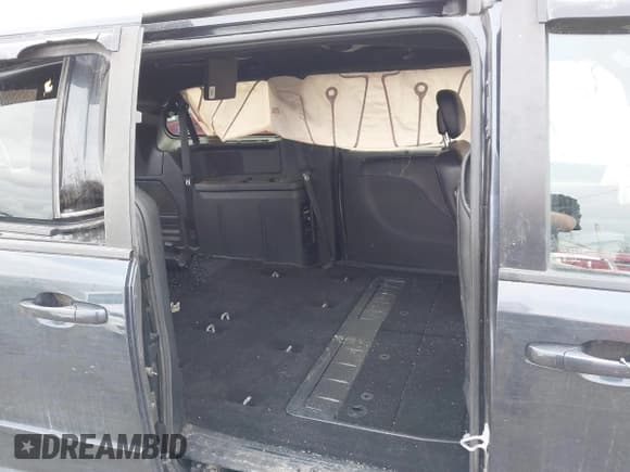 ✅ 2014 Dodge Grand Caravan R/T • VIN: 2C4RDGEG1ER405470 • Lot: 43291217. Listed on IAAI with 132,677 mi. Free auction sales archive from the USA and detailed vehicle history report at DreamBid. Image 8.