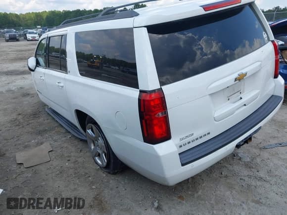 ✅ 2018 Chevrolet Suburban LT • VIN: 1GNSCHKC1JR285155 • Lot: 43257026. Wystawiony na IAAI z przebiegiem Nie podano. Bezpłatny archiwum sprzedaży aukcyjnych z USA i szczegółowy raport historii pojazdu na DreamBid. Zdjęcie 3.