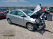 2015 Chevrolet Sonic LS z VIN 1G1JA5SH3F4146565, wystawiony jako IAAI lot #42924341 z przebiegiem 114 320 mil mil oraz . Historia ofert i sprzedaży dostępna na DreamBid. Obrazek 1.