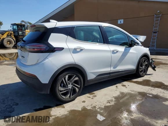 ✅ 2023 Chevrolet Bolt EV 2LT • VIN: 1G1FX6S00P4190576 • Lot: 46247765. Wystawiony na Copart z przebiegiem 21 999 mil. Bezpłatny archiwum sprzedaży aukcyjnych z USA i szczegółowy raport historii pojazdu na DreamBid. Zdjęcie 3.