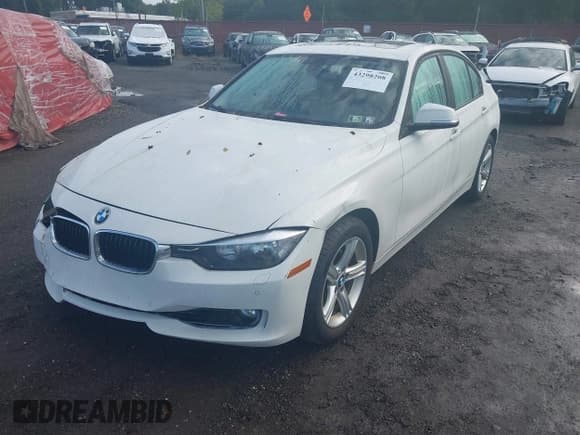 ✅ 2013 BMW 3 Series 328i xDrive • VIN: WBA3B5C54DF591140 • Lot: 43298208. Listed on IAAI with 125,764 mi. Free auction sales archive from the USA and detailed vehicle history report at DreamBid. Image 17.
