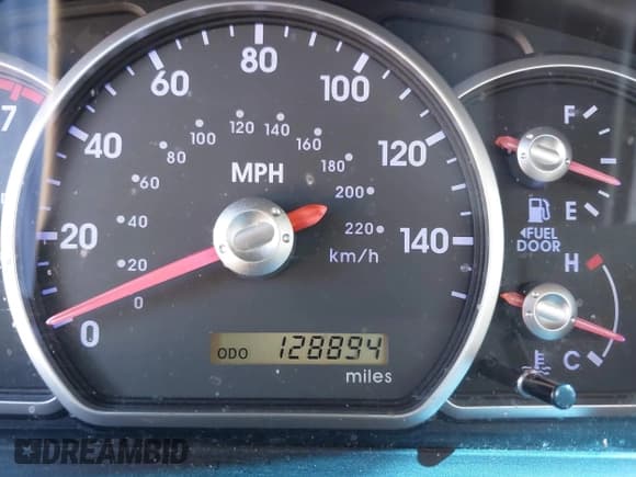 ✅ 2004 Mitsubishi Galant ES • VIN: 4A3AB36FX4E149226 • Lot: 43582366. Listed on IAAI with 128,894 mi. Free auction sales archive from the USA and detailed vehicle history report at DreamBid. Image 16.