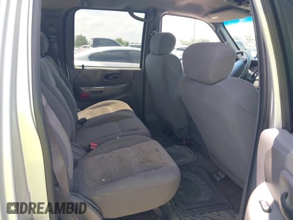 ✅ 2003 Ford F-150 XLT • VIN: 1FTRW07L03KD85428 • Lot: 43045568. Wystawiony na IAAI z przebiegiem 280 488 mil. Bezpłatny archiwum sprzedaży aukcyjnych z USA i szczegółowy raport historii pojazdu na DreamBid. Zdjęcie 8.