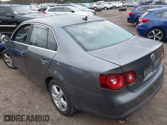 ✅ 2008 Volkswagen Jetta SE • VIN: 3VWRZ71K18M094708 • Lot: 43659837. Listed on IAAI with 141,009 mi. Free auction sales archive from the USA and detailed vehicle history report at DreamBid. Image 3.