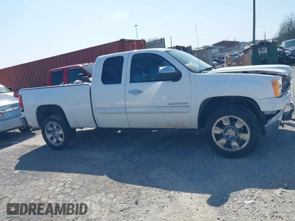 ✅ 2011 GMC Sierra 1500 SLE • VIN: 1GTR1VE01BZ169484 • Lot: 41911951. Wystawiony na IAAI z przebiegiem 195 745 mil. Bezpłatny archiwum sprzedaży aukcyjnych z USA i szczegółowy raport historii pojazdu na DreamBid. Zdjęcie 13.