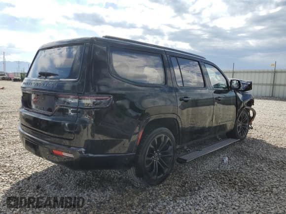 ✅ 2022 Jeep Grand Wagoneer Series II • VIN: 1C4SJVFP6NS167093 • Lot: 69591494. Listed on Copart with 31,930 mi. Free auction sales archive from the USA and detailed vehicle history report at DreamBid. Image 3.
