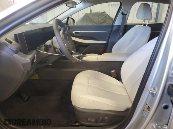 ✅ 2025 Hyundai Sonata SEL • VIN: KMHL64JA3SA471076 • Лот: 84807055. Опубликован ранее на Copart с пробегом 5 712 миль. Бесплатный доступ к архиву аукционных продаж из США и подробный отчёт об истории автомобиля на DreamBid. Изображение 7.