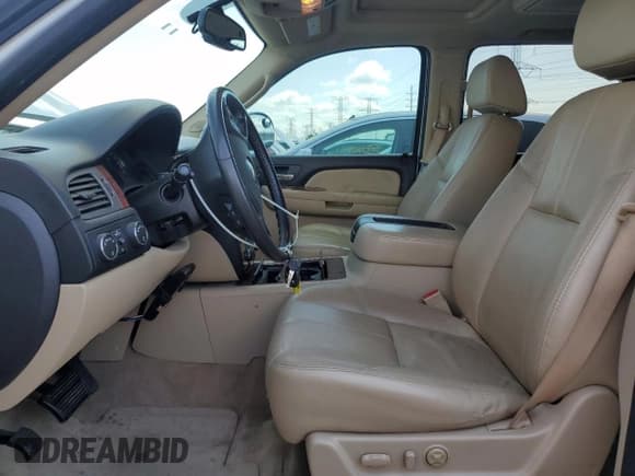 ✅ 2008 Chevrolet Suburban 1LT • VIN: 1GNFK16308J250752 • Lot: 62822865. Listed on Copart with 193,038 mi. Free auction sales archive from the USA and detailed vehicle history report at DreamBid. Image 7.