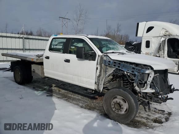 ✅ 2020 Ford F-450 • VIN: 1FD0W4GN6LEC30264 • Lot: 57692195. Listed on Copart with 34,698 mi. Free auction sales archive from the USA and detailed vehicle history report at DreamBid. Image 1.