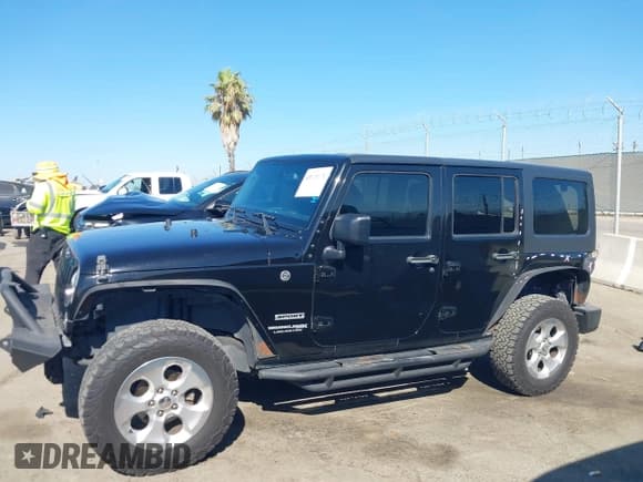 ✅ 2018 Jeep Wrangler Unlimited Sport S • VIN: 1C4BJWDG3JL831489 • Lot: 43111870. Wystawiony na IAAI z przebiegiem 155 798 mil. Bezpłatny archiwum sprzedaży aukcyjnych z USA i szczegółowy raport historii pojazdu na DreamBid. Zdjęcie 14.