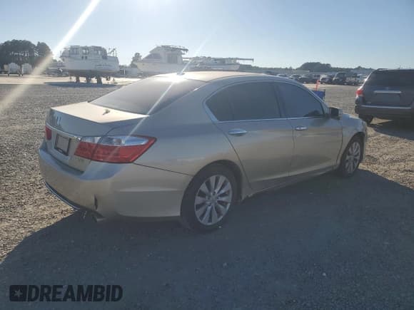 ✅ 2014 Honda Accord EX-L • VIN: 1HGCR3F88EA019321 • Lot: 87357285. Listed on Copart with 211,834 mi. Free auction sales archive from the USA and detailed vehicle history report at DreamBid. Image 3.