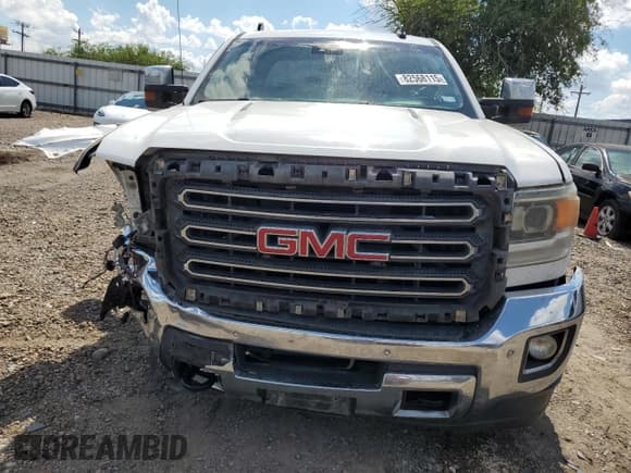 ✅ 2015 GMC Sierra 2500HD SLT • VIN: 1GT12ZE82FF640461 • Лот: 82568115. Опубликован ранее на Copart с пробегом 177 672 миль. Бесплатный доступ к архиву аукционных продаж из США и подробный отчёт об истории автомобиля на DreamBid. Изображение 5.