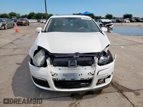 ✅ 2009 Volkswagen Jetta SE • VIN: 3VWRZ71K39M177512 • Lot: 67632825. Listed on Copart with 120,413 mi. Free auction sales archive from the USA and detailed vehicle history report at DreamBid. Image 5.