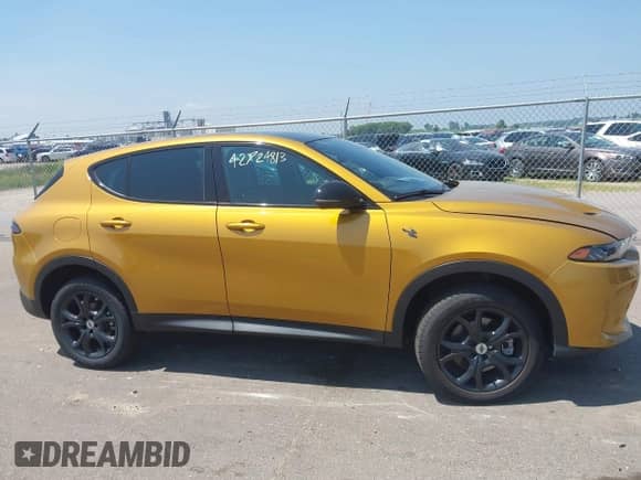 2024 Dodge Hornet GT z VIN ZACNDFAN0R3A38687, wystawiony jako IAAI lot #42724813 z przebiegiem 3 337 mil mil oraz . Historia ofert i sprzedaży dostępna na DreamBid. Obrazek 13.