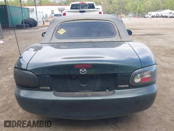 ✅ 1999 Mazda MX-5 Miata • VIN: JM1NB3531X0105029 • Lot: 42083930. Listed on IAAI with 186,885 mi. Free auction sales archive from the USA and detailed vehicle history report at DreamBid. Image 16.