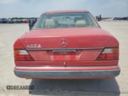 ✅ 1993 Mercedes-Benz 400 E • VIN: WDBEA34E2PB866452 • Lot: 53141995. Wystawiony na Copart z przebiegiem 105 692 mil. Bezpłatny archiwum sprzedaży aukcyjnych z USA i szczegółowy raport historii pojazdu na DreamBid. Zdjęcie 6.