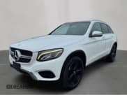✅ 2017 Mercedes-Benz GLC 300 • VIN: WDC0G4JBXHV006853 • Lot: 93382325. Wystawiony na Copart z przebiegiem 94 187 mil. Bezpłatny archiwum sprzedaży aukcyjnych z USA i szczegółowy raport historii pojazdu na DreamBid. Zdjęcie 2.