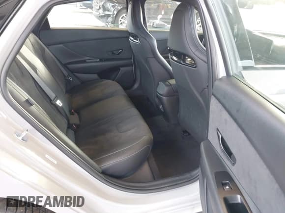 ✅ 2025 Hyundai Elantra • VIN: KMHLW4DK8SU024973 • Lot: 41276306. Listed on IAAI with 1,039 mi. Free auction sales archive from the USA and detailed vehicle history report at DreamBid. Image 8.