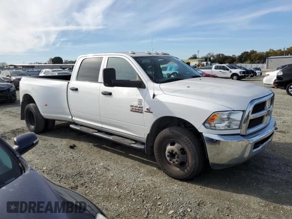 ✅ 2018 Ram 3500 Tradesman • VIN: 3C63RPGL9JG292005 • Lot: 92097265. Listed on Copart with 256,342 mi. Free auction sales archive from the USA and detailed vehicle history report at DreamBid. Image 4.