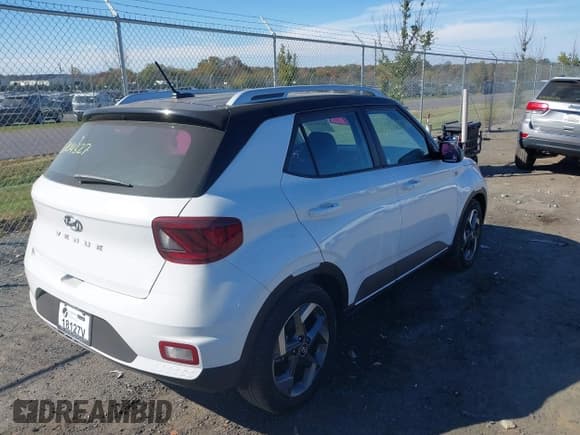✅ 2023 Hyundai Venue SEL • VIN: KMHRC8A31PU238749 • Lot: 40704327. Listed on IAAI with 5,238 mi. Free auction sales archive from the USA and detailed vehicle history report at DreamBid. Image 4.