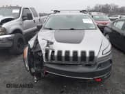 ✅ 2014 Jeep Cherokee Trailhawk • VIN: 1C4PJMBSXEW156973 • Lot: 43760581. Wystawiony na IAAI z przebiegiem 2 021 071 mil. Bezpłatny archiwum sprzedaży aukcyjnych z USA i szczegółowy raport historii pojazdu na DreamBid. Zdjęcie 12.