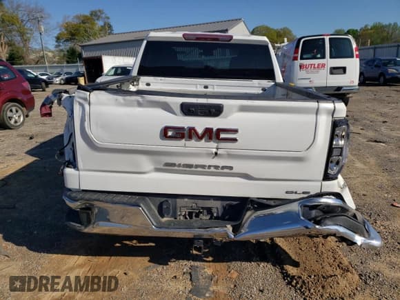 ✅ 2022 GMC Sierra 1500 SLE • VIN: 3GTUUBED3NG551524 • Лот: 52345145. Опубликован ранее на Copart с пробегом 146 967 миль. Бесплатный доступ к архиву аукционных продаж из США и подробный отчёт об истории автомобиля на DreamBid. Изображение 6.