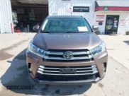 ✅ 2017 Toyota Highlander Limited • VIN: 5TDDZRFH2HS367211 • Lot: 42760323. Listed on IAAI with 125,935 mi. Free auction sales archive from the USA and detailed vehicle history report at DreamBid. Image 6.