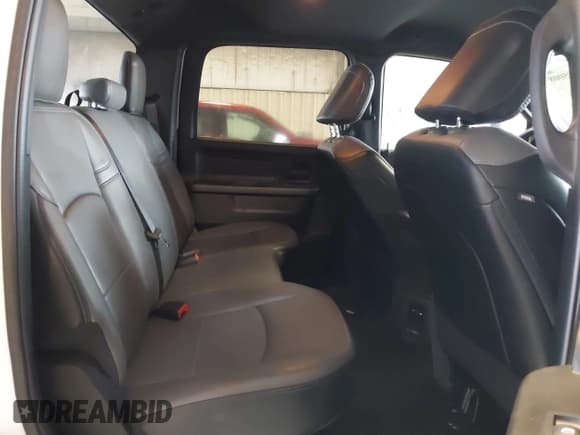 ✅ 2023 Ram 2500 Tradesman • VIN: 3C6UR5HJ0PG610057 • Lot: 42385008. Wystawiony na IAAI z przebiegiem 21 105 mil. Bezpłatny archiwum sprzedaży aukcyjnych z USA i szczegółowy raport historii pojazdu na DreamBid. Zdjęcie 8.