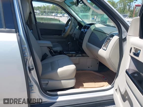 ✅ 2009 Ford Escape Hybrid • VIN: 1FMCU593X9KA59775 • Lot: 42763464. Listed on IAAI with 142,396 mi. Free auction sales archive from the USA and detailed vehicle history report at DreamBid. Image 5.