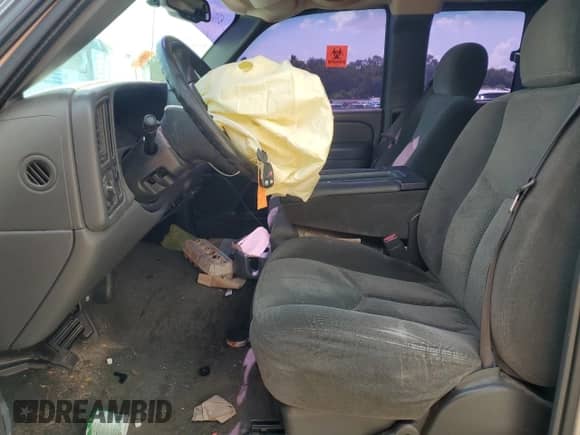 2004 Chevrolet Silverado 1500 LS с VIN 2GCEC19T841256770, выставлен на аукционе Copart как лот 61913374 с пробегом 277 413 миль миль и Списание • Salvage title. История ставок и продаж доступна на DreamBid. Изображение 7.