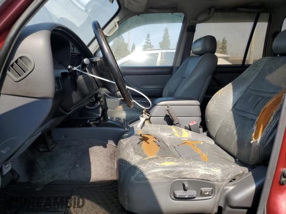 ✅ 1993 Toyota Land Cruiser • VIN: JT3DJ81WXP0026247 • Lot: 64686415. Listed on Copart with 250,827 mi. Free auction sales archive from the USA and detailed vehicle history report at DreamBid. Image 7.