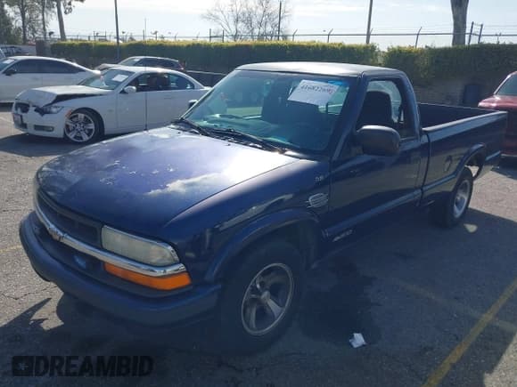 ✅ 1999 Chevrolet S-10 LS • VIN: 1GCCS14X1XK223022 • Лот: 41682269. Опубликован ранее на IAAI с пробегом 202 954 миль. Бесплатный доступ к архиву аукционных продаж из США и подробный отчёт об истории автомобиля на DreamBid. Изображение 2.