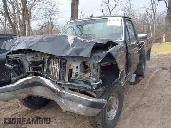 ✅ 1990 Ford F-250 • VIN: 1FTEF26N4LLB10443 • Lot: 41724152. Listed on IAAI with 648,598 mi. Free auction sales archive from the USA and detailed vehicle history report at DreamBid. Image 2.