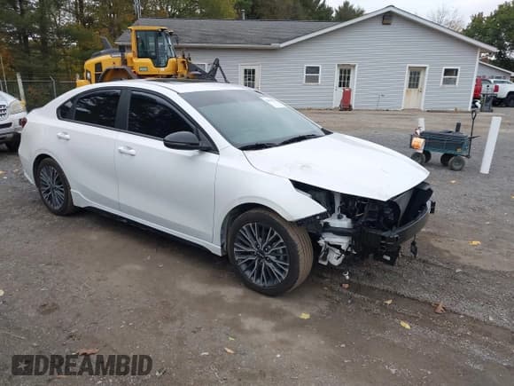 ✅ 2024 Kia Forte GT-Line • VIN: 3KPF54AD2RE773352 • Lot: 43478592. Listed on IAAI with 11,965 mi. Free auction sales archive from the USA and detailed vehicle history report at DreamBid. Image 1.