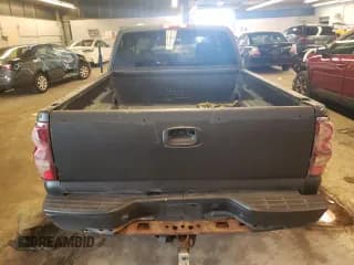 ✅ 2003 Chevrolet Silverado 1500 • VIN: 2GCEC19V531319338 • Лот: 55312034. Опубликован ранее на Copart с пробегом Не указан. Бесплатный доступ к архиву аукционных продаж из США и подробный отчёт об истории автомобиля на DreamBid. Изображение 6.