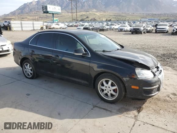 ✅ 2005 Volkswagen Jetta 2.5L • VIN: 3VWSF71K25M617949 • Лот: 52675475. Опубликован ранее на Copart с пробегом Не указан. Бесплатный доступ к архиву аукционных продаж из США и подробный отчёт об истории автомобиля на DreamBid. Изображение 4.