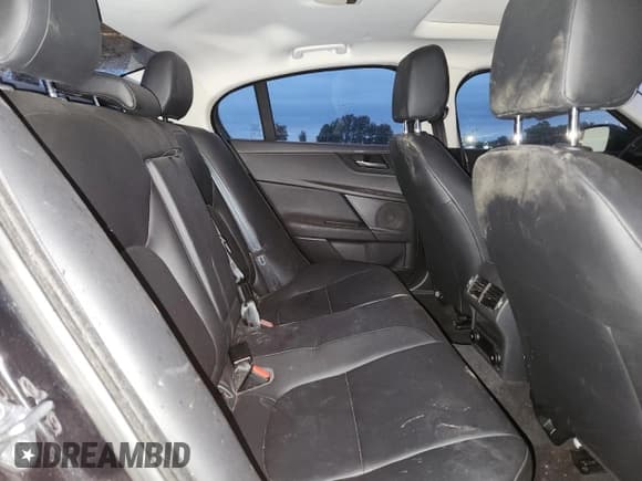 ✅ 2018 Jaguar XE 25t • VIN: SAJAR4FX7JCP34027 • Лот: 90339285. Опубликован ранее на Copart с пробегом 133 395 миль. Бесплатный доступ к архиву аукционных продаж из США и подробный отчёт об истории автомобиля на DreamBid. Изображение 10.