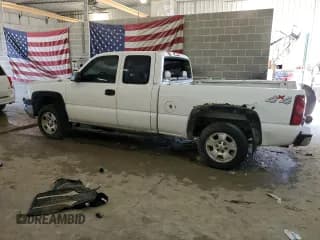 ✅ 2003 Chevrolet Silverado 1500 LS • VIN: 2GCEK19V931363104 • Лот: 63974714. Опубликован ранее на Copart с пробегом 215 502 миль. Бесплатный доступ к архиву аукционных продаж из США и подробный отчёт об истории автомобиля на DreamBid. Изображение 2.