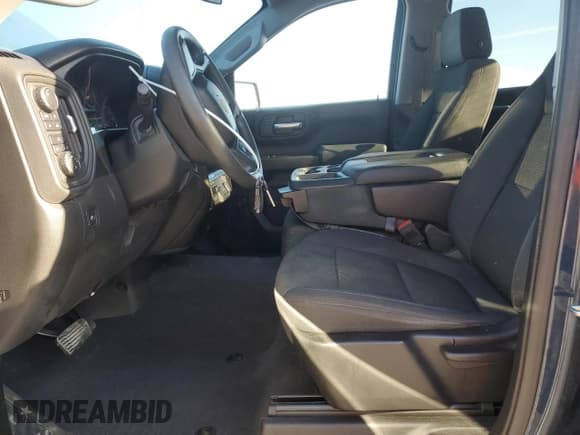 ✅ 2019 Chevrolet Silverado 1500 Custom • VIN: 3GCPYBEH2KG154970 • Lot: 71869245. Wystawiony na Copart z przebiegiem 107 893 mil. Bezpłatny archiwum sprzedaży aukcyjnych z USA i szczegółowy raport historii pojazdu na DreamBid. Zdjęcie 7.